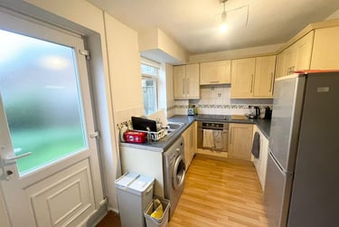 2 bed house, Elmore Court, Radford, Nottingham, NG74BE - Image 2